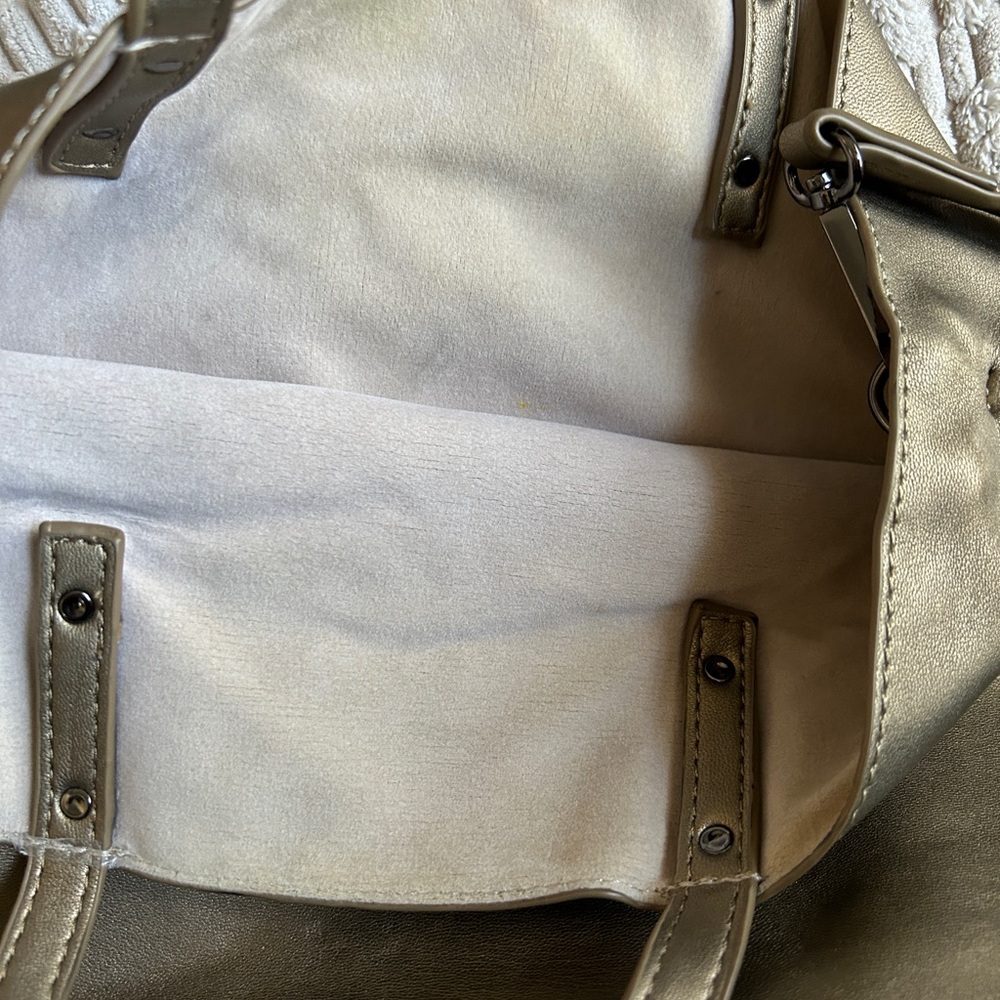 Gold tote - Picture 6 of 7